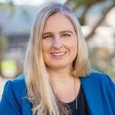 Karen Samson's Instagram, Twitter & Facebook