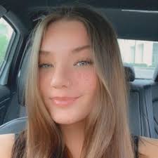 caroline foster (@ccarolinefoster)