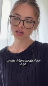 Emilie Lewis's Instagram, Twitter & Facebook