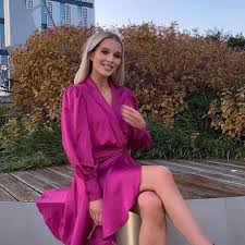 Helen Flanagan goes completely bare-faced as she does the school pick-up