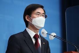 더불어민주당을 탈당해서 오늘 새누리당에 입당했습니다. ì¡°í•´ì§„ ì•„ë‹ˆ ê¹€í˜„ì • ì‹¤ìˆ˜ì— ì¡°ê²½íƒœ ë°œëˆ 5ì„ ì„ í—·ê°ˆë¦¬ë‚˜ ì¤'ì•™ì¼ë³´