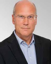 Carmen Malik's Instagram, Twitter & Facebook