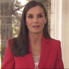 LETIZIA PERIODISTA: La aparición sorpresa de la reina Letizia en televisión para homenajear los 50 años de 'Informe Semanal' | Mujerhoy
