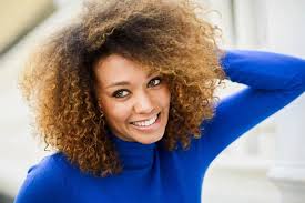 | cheveux frisés coupe coiffure avec frange femme noire et métisse afroculture.net 1001 Idees Coupe Afro Femme Because I M Nappy
