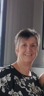 Sarah Stifter's Instagram, Twitter & Facebook