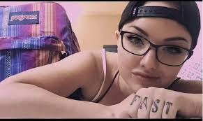 Victoria Mcclure's Instagram, Twitter & Facebook