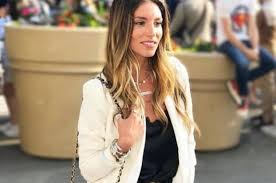 Contact αθηνά μάλλια on messenger. A8hna Oikonomakoy Exw To Pio Wraio Nyfiko Toy Kosmoy Pantreyetai Ton Filippo Mixopoylo Sth Mykono To Sabbato Fwto Binteo Eirinika Gr