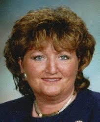 Lisa Gentles's Instagram, Twitter & Facebook