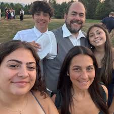 Das or Llmp, which is better?