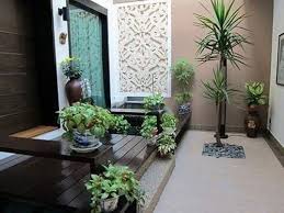 Untuk membuat taman dalam rumah kamu perlu ruangan yang cukup sinar matahari, selain rumah minimalis seringkali kekurangan ruang untuk membuat taman. Desain Taman Sederhana Dalam Rumah Hjs Realty