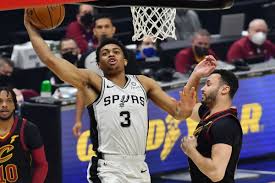 Get a summary of the san antonio spurs vs. San Antonio Vs Cleveland Final Score Spurs Fend Off Furious Cavaliers Comeback For Heady Win 116 110 Pounding The Rock