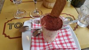 Un dolce velocissimo da preparare e, secondo me, divertente da fare con i bambini… costruire torri di biscotti unite da una saporitissima e morbida crema li farà divertire molto. Tiramisu Liquido Con Biscotti Gentilini Picture Of Tonnarello Rome Tripadvisor