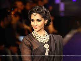 Sonam Kapoor S Best Hairstyles Indian Wedding Hairstyles Hair Styles Indian Hairstyles
