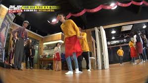 Sport center, swimming pool, bus station, makchang haha's shop in seoul. Running Man 2017 Episode 373 Korean Variety