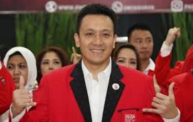 He is the third child of former national intelligence body head a. Diaz Hendropriyono Bagi Bagi Masker Tanpa Edukasi Hanya Sia Sia Abadikini Com