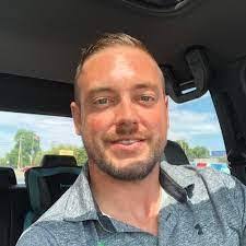 Randall Mast's Instagram, Twitter & Facebook