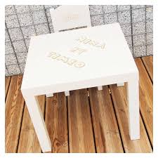 Tables basses et tables d'appoints pour le salon. Table Ou Bureau Enfant Original Et Personnalisee