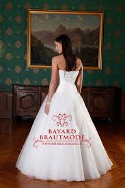 Wunderschöne brautkleider im katalog des herstellers bridal fashion. Brautkleid Wetzikon Hochzeitskleider Brautkleider Bayard Brautmode