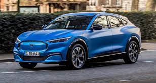 The vehicle was introduced on november 17, 2019, and went on sale in december 2020 as a 2021 model. Erster Test Ford Mustang Mach E Alles Auto