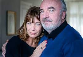 Jul 27, 2021 · michel van dousselaere was in zijn 36 jaar lange carrière trouwens ook actief als regisseur. Vrouw Michel Van Dousselaere Maakte Pakkende Documentaire Over Leven Met Dementie Ik Probeer Zijn Stem Te Zijn Want Hoe Kijk Je In Iemands Hoofd Exclusief Voor Abonnees Hln Be