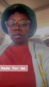 Raquel Hodges's Instagram, Twitter & Facebook