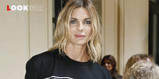 Martina colombari appello siria le gambe di martina colombari martina colombari martina colombari martina colombari billy costacurta ibiza 5 billy. Martina Colombari Con La Gonna A Fiori Blu E Uno Scatto Che Profuma Di Tendenze E Primavera Gonna A Fiori Gonne Fiori Blu