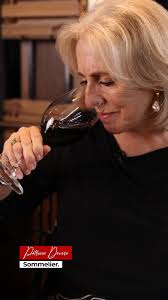 En el Día de la Mujer, celebramos la fuerza y el liderazgo femenino, como  es el caso de Patricia Donoso, directora ejecutiva de la Cofradía del Vino  🍷. ¡Juntas, hacemos historia en el mundo del vino ...