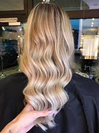 blonde balayage softbalayge babylights ghd ghdwaves olaplex olaplexdeutschland welovehair paranormalhairtivity hairbesties balayage frisur balayage kurze haare und balayage haare blond