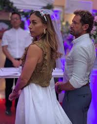 Patito's mother stumbles upon a man she used to love, but now he is with another woman. El Beso Entre Vanessa Guzman Y Gabriel Soto Que Haria Enfurecer A Irina Baeva La Neta Noticias