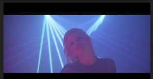 Hola, mi nombre es mike ikerson, y soy un adicto. Short Story Long Sky Ferreira Can Unhinge Her Jaw And I M Into It
