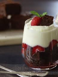 Brownie Strawberry Cheesecake Parfaits Recipes By Carina Recipe Cheesecake Parfaits Strawberry Cheesecake Parfaits Parfait Recipes