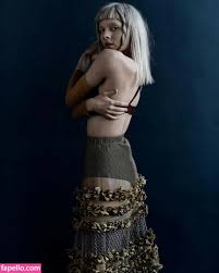 Aurora Aksnes  auroramusic  singer Nudo trapelato Foto 37 - Fapello