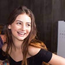 Paul walker's daughter meadow has returned to instagram with a stunning modelling photo after a month of being offline. Meadow Walker Fan On Twitter I Miss Meadowwalker S Posts On Instagram