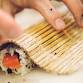 Prepara rollos de sushi en Plano