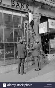 Walkie Talkie Bank Raid Police Inspect The Burglar Alarm At Lloyds Stock Photo Alamy