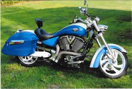 That's probably why its the most popular mod when customizing your motorcycle. 04 Kingpin Cross Country Hard Bag Exhaust Mod Victory Motorcycles Motorcycle Forums