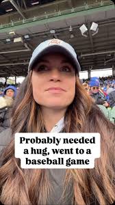 There’s nothing better than a big ole (Cubbie) bear hug am I right?! #cubs  #baseball #sports #mlb