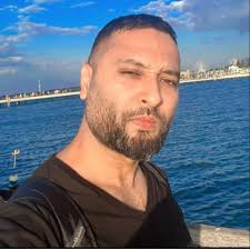 Anyone have a good Steve Rothery (Marillion) patch, please ? 🙏