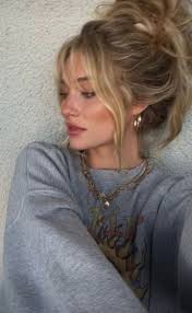 Pin tillagd av Danielle Gilmour på Hair i 2025