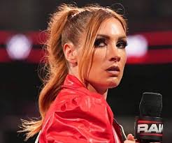 Becky Lynch comptabilise une troisième victoire contre un catcheur