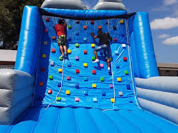 (incluye persona que organiza a los niños segun las edades). Hook Eventos
