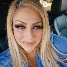 Harriett Rich's Instagram, Twitter & Facebook