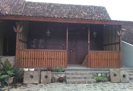 Selain itu, ada juga rumah adat tengger, rumah adat malang dan gambar rumah adat jawa timur lainnya. Unik Inilah 5 Penampakan Rumah Adat Jawa Timur