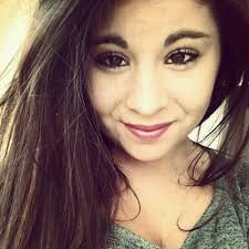 Julie Anton (@julilieanton)