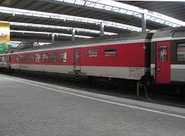Kein Bistro Kein Schnellimbiss Sondern Ein Guter Alter Speisewagen Hier Kocht Der Chef Noch Personlich Gesehen Am Munchener B Hauptbahnhof Bahnhof Waggons
