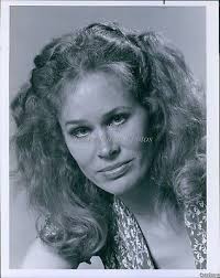 News Photo Singer Screenwriter Karen Black Portrays Eccentrics Actress 7X9 