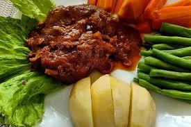 Selain itu daging sapi atau daging ayam tidak disajikan dalam bentuk potongan sirloin atau tenderloin yang pasti mahal harganya. Resep Bistik Ayam Yang Enak Ala Restoran Menu Spesial Untuk Keluarga