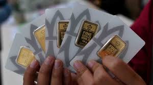 Harga emas dunia hari ini, harga emas di tahun 2021, harga emas dari tahun ke tahun, harga emas eoa gold hari ini, harga emas di toko emas, harga emas putih vs emas kuning, harga emas ditoko emas hari ini #emasantamhalal #emasmelek #hargaemas. Harga Emas Hari Ini 11 Desember 2020 Global Naik Antam Turun