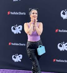 Meet Rosie Okumura – CanvasRebel Magazine