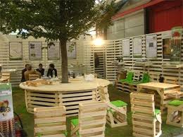 Wooden pallet outdoor patio furniture for. 39 Outdoor Pallet Furniture Ideas And Diy Projects For Patio